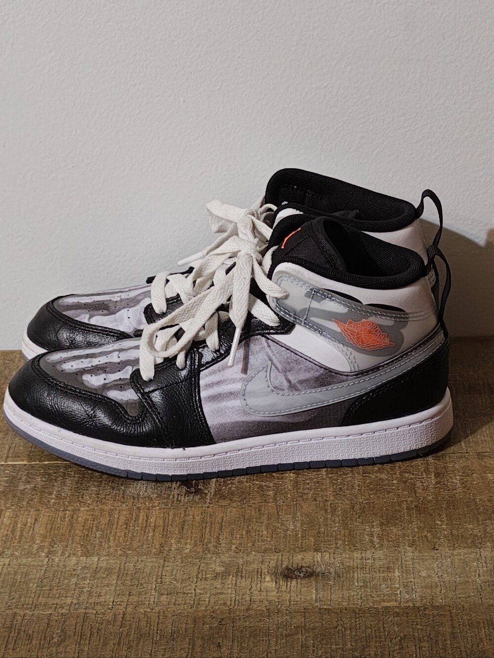 Jordan 1 Mid SS 'X-Ray' (PS) Kid's Size 3Y